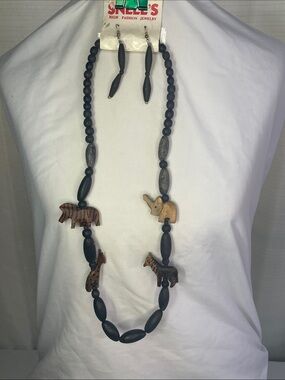 Hand-Carved Wooden Animal Necklace & Earring Set - Black and Brown